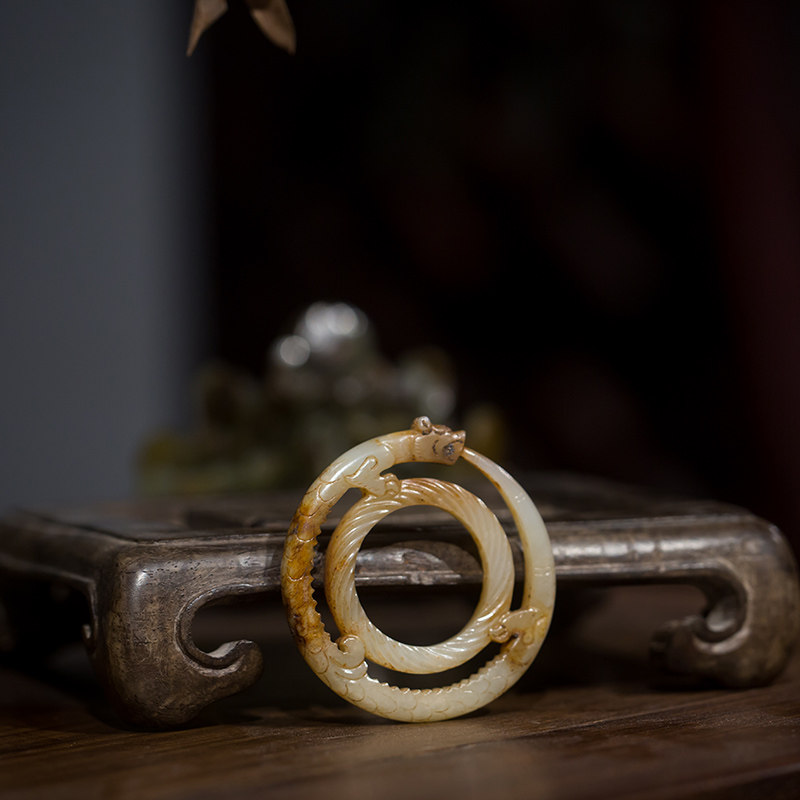 饰品摆件更新时间:2022年02月01日明代 龙纹双层玉环老物件收藏品真品