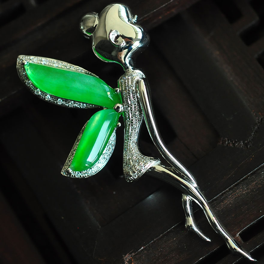 精品天然翡翠冰种a货满绿起光精灵花仙子吊坠--18k金镶钻 4.22g