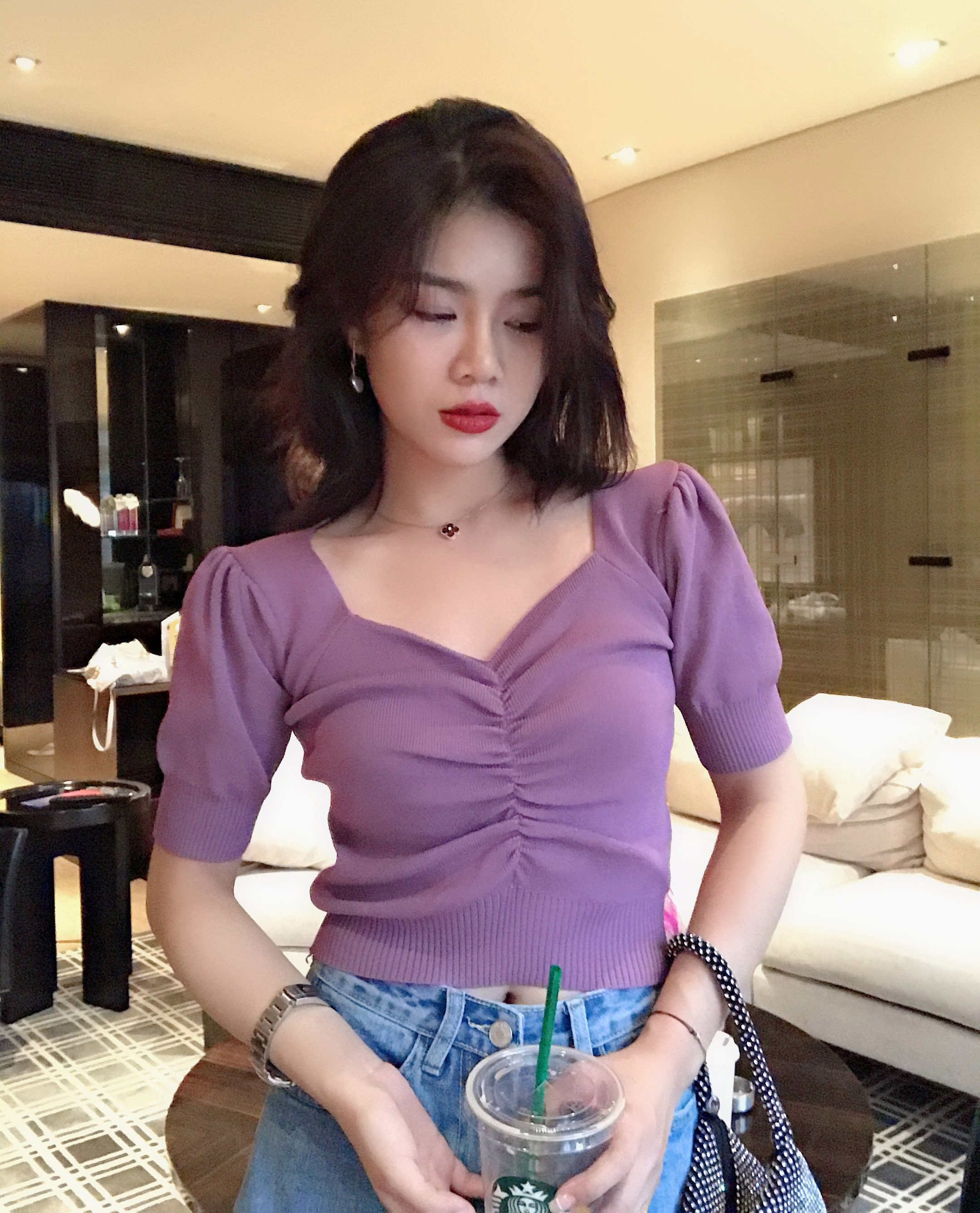 一折泡泡袖上衣冬女_洁儿林简约基础款方领v领锁骨衫多色t百搭针织