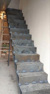 成都花纹板钢板梯步加工 钢板尺寸定制加工 焊接加工 楼梯步加工