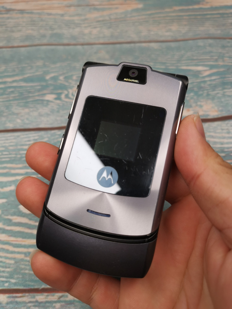 摩托罗拉v3_摩托罗拉 v3i 经典刀锋 原装无拆机 功能好 成色新 实拍图