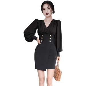 Autumn 2021 new Korean fashion elegant slim sexy V-neck Hepburn black dress black commuter
