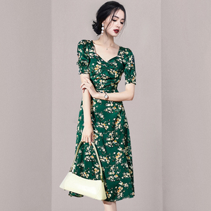 2022 floral skirt vintage dress women's summer long skirt French first love gentle style design sense of minority