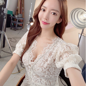 2021 Korean version new fashion temperament elegant lace two-piece set slim and long dress in stock