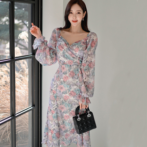 2022 spring new Korean style fashionable temperament elegant slim print floral medium length lace up dress