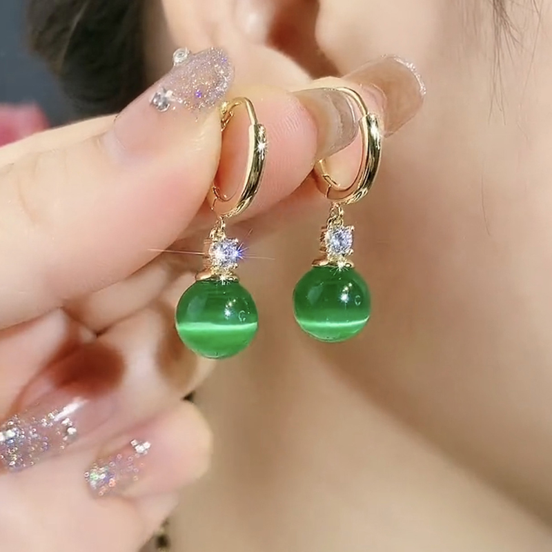 绿色小巧精致圆球耳环耳扣简约设计感