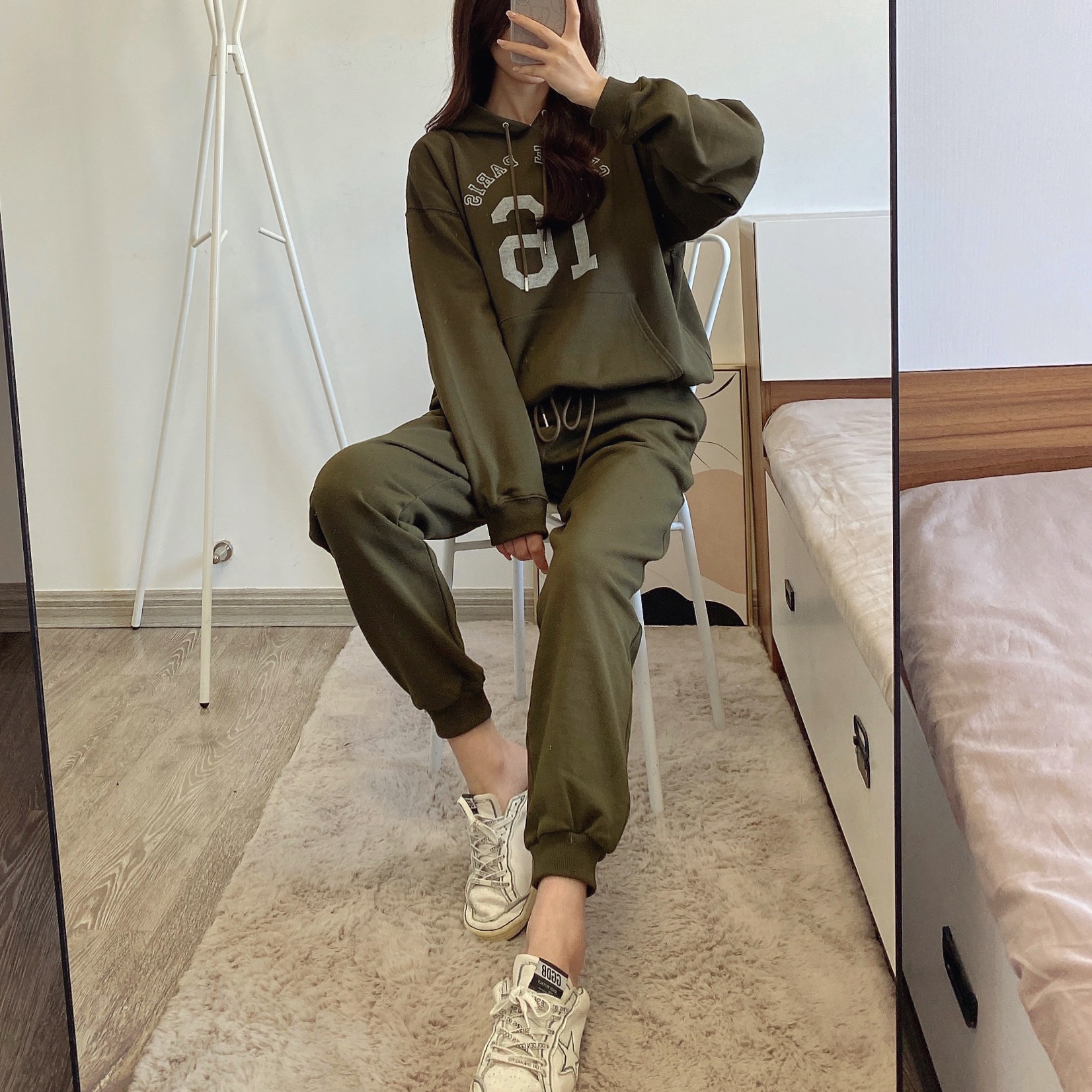 老闹自留~超爱ce奶奶21aw新 做旧橄榄绿字母连帽卫衣 卫裤套装女