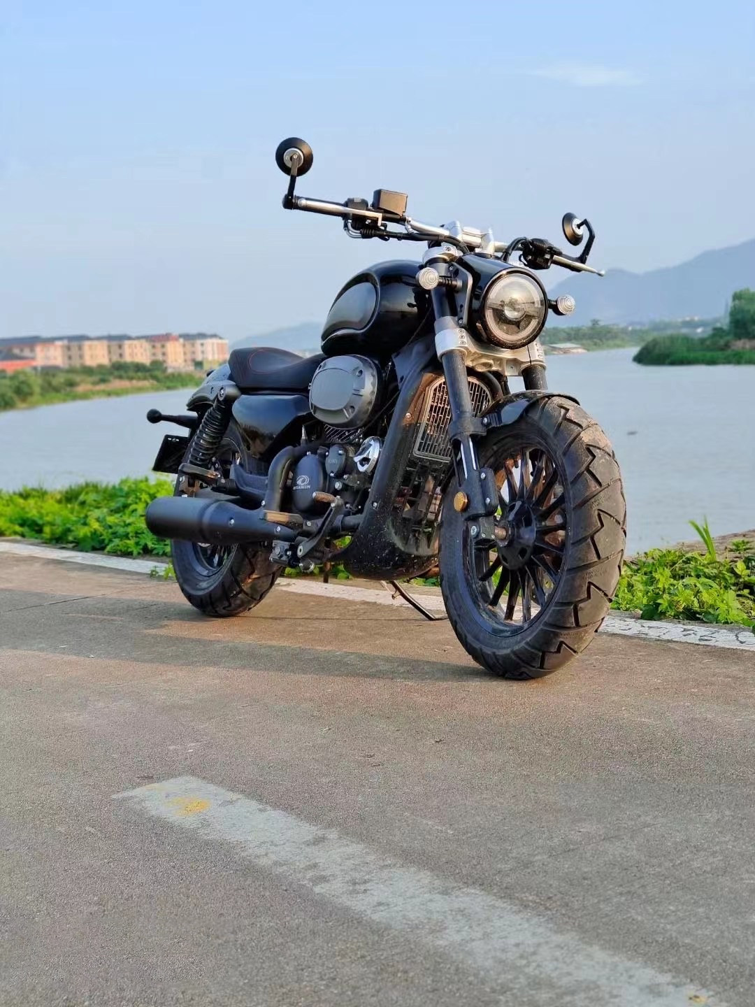 珠峰华鹰安吉拉250cc太子车复古巡航车