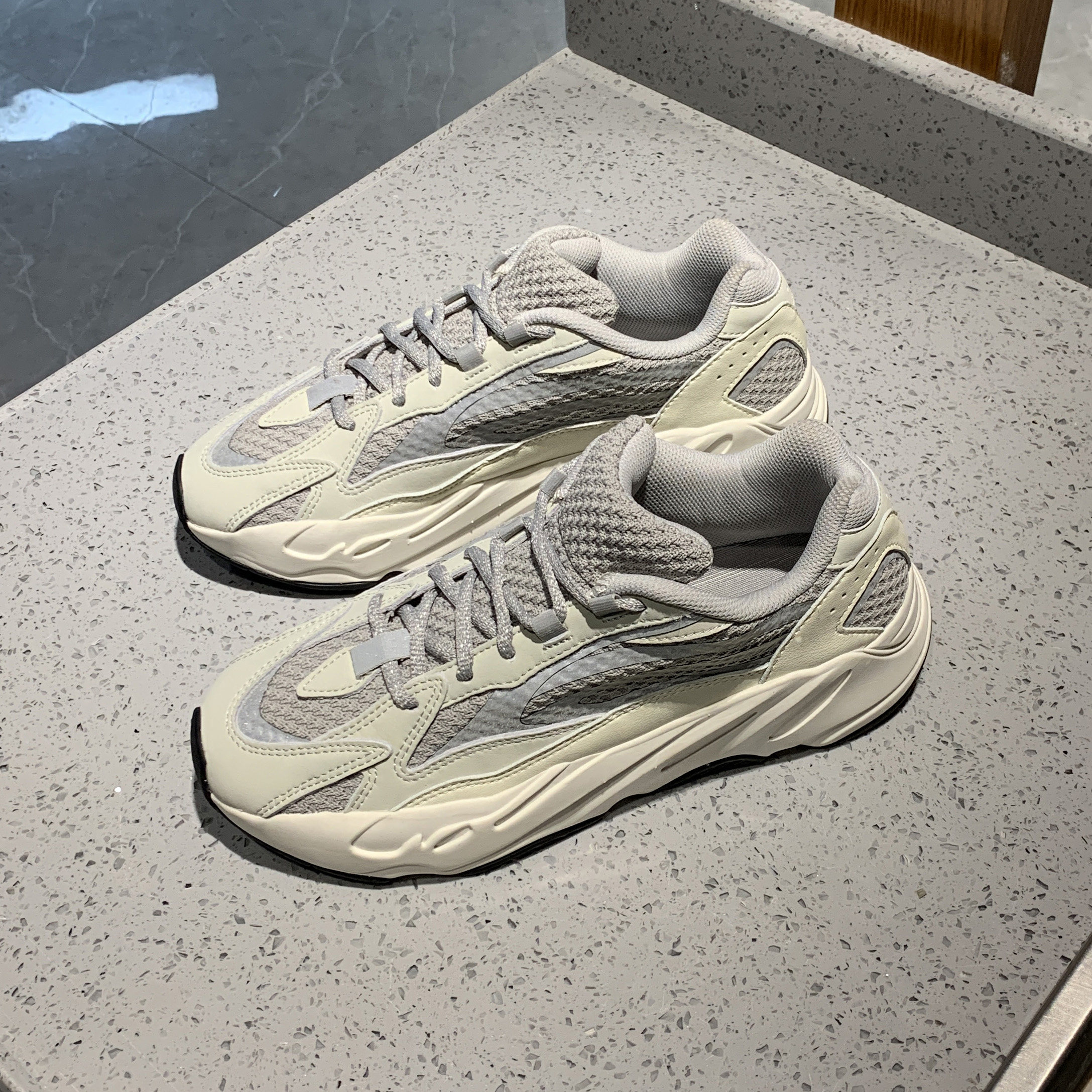 yezi yeezy椰子鞋700灰白海盐正品官网过毒正版火山灰老爹鞋男