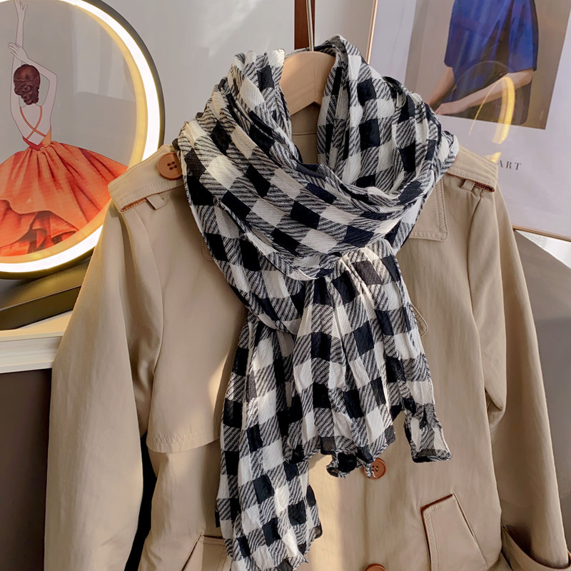 柔软肌理纹压皱女秋冬黑白格子棉麻围巾冬季保暖时尚纯棉围脖冬季