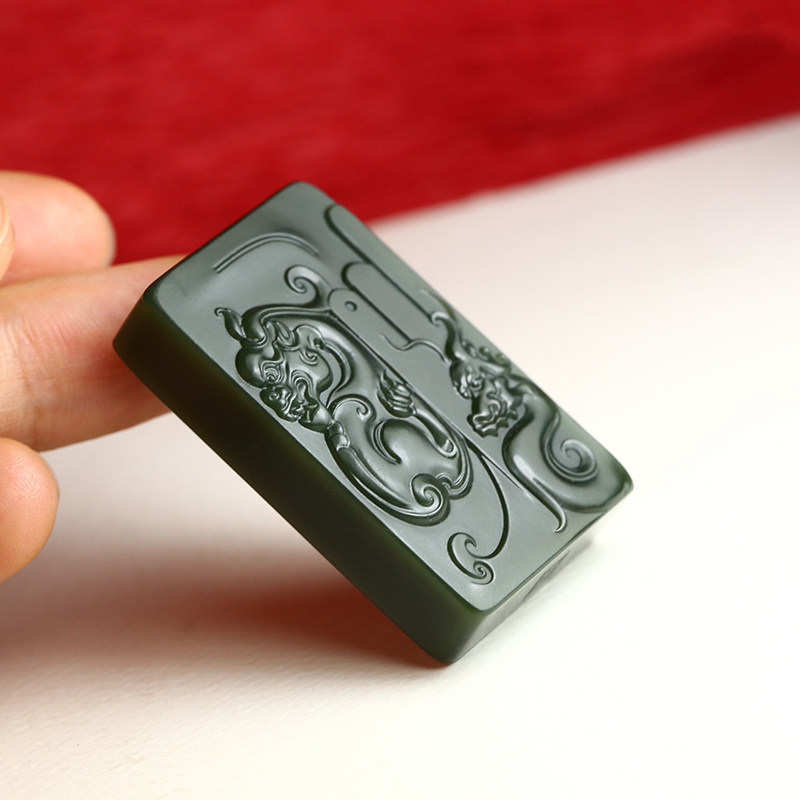 中国玉石雕刻大师蒋宏利 和田玉 浩宇仿古龙纹牌 29g