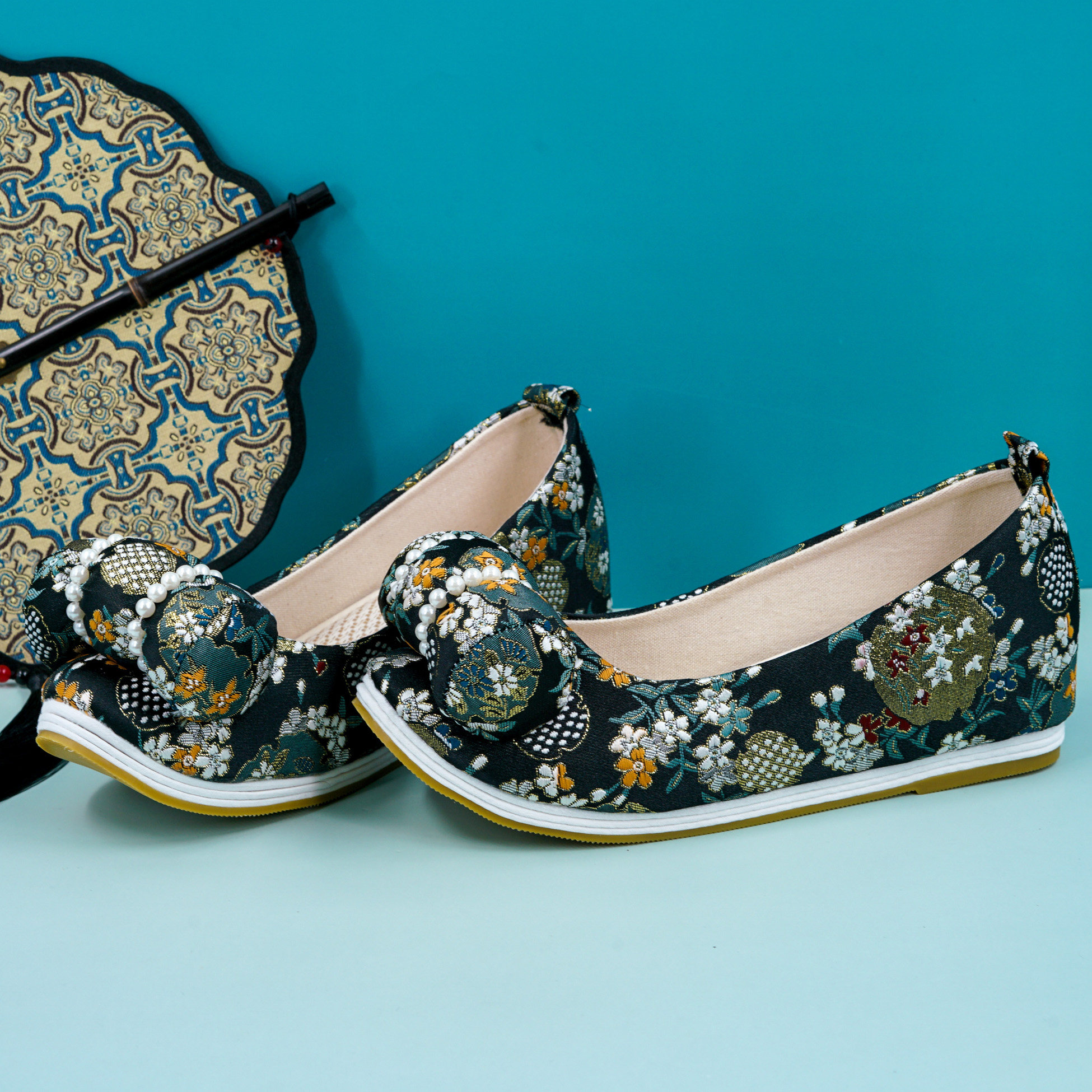 江南朱记圆头云头暖阳原创汉服鞋子增高搭配马面布鞋 原价85元 现价80