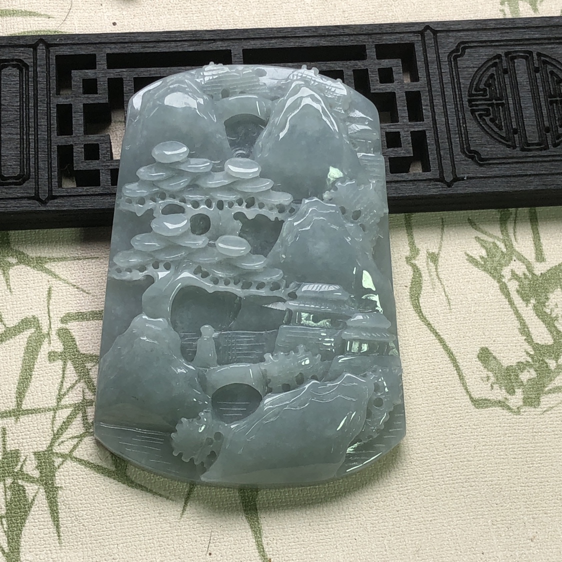 隆慈缘翡翠a货源头直发缅甸玉冰糯蓝紫大件山水牌吊坠项链山水牌