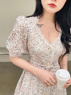 韩国ulzzang夏季新款法式气质时尚V领蕾丝边单排扣腰带碎花连衣裙