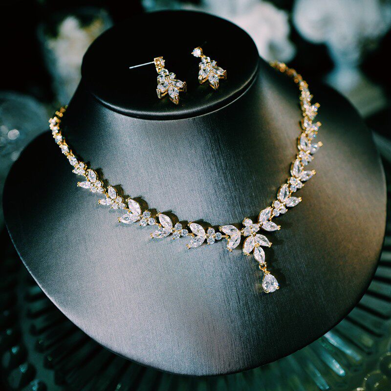 轻奢新娘婚礼敬酒服晚礼服主婚纱结婚项链耳环套装高级感金色仙美