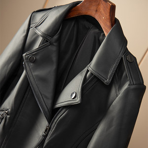 磨砂皮衣女图片