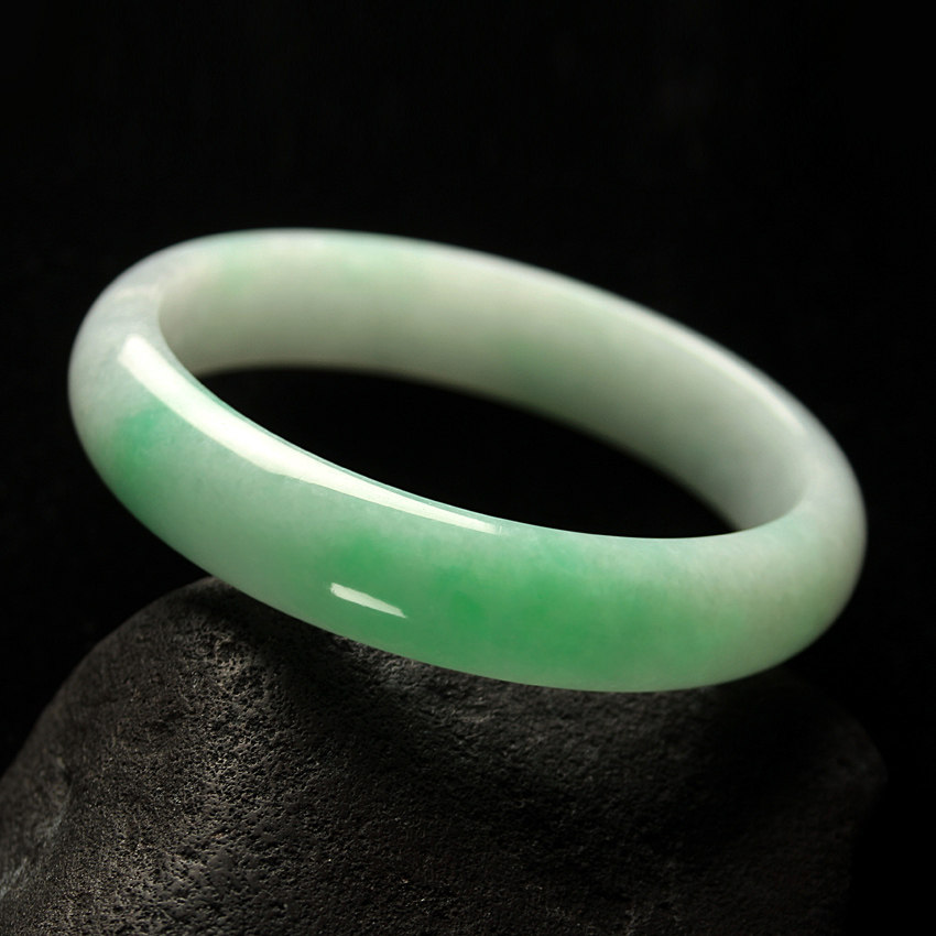 2期 糯种飘阳绿翡翠手镯58# 50.85g 8875