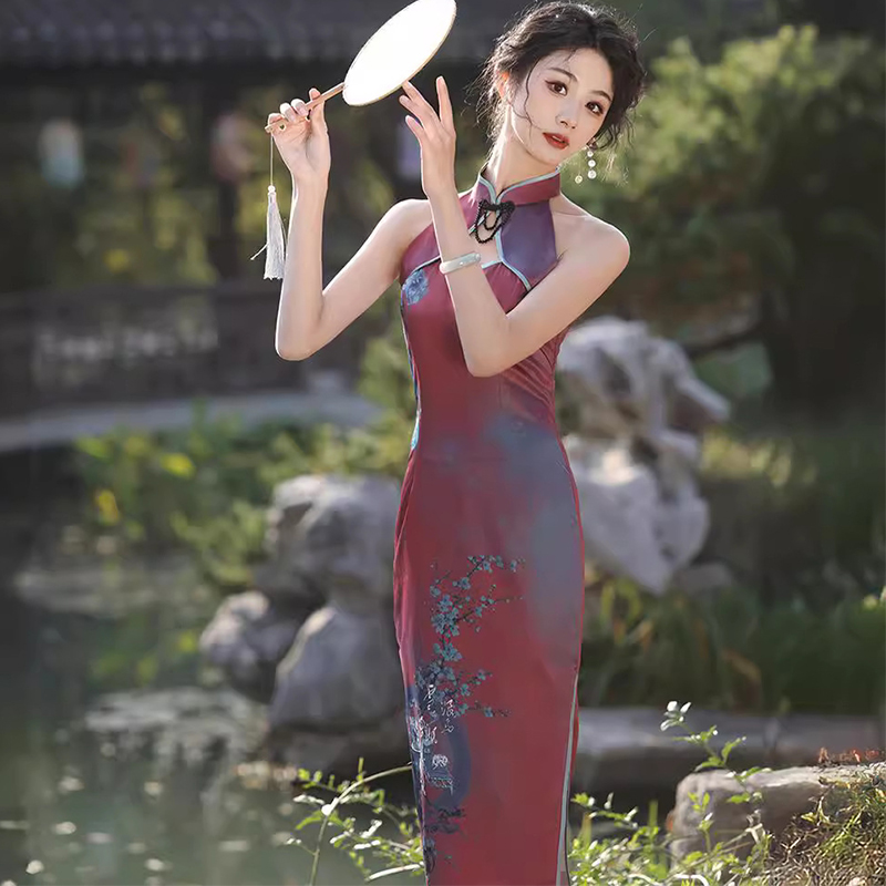 风情万种的旗袍显身材新中式镂空印花挂脖旗袍日常可穿无袖连衣裙