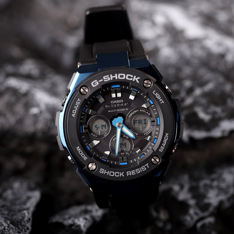 卡西欧手表男钢铁之心g-shock光动能电波男表双显gst-w300g-1a2