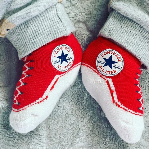 英国购回正品 匡威 Converse 婴儿袜帽子套装 新生儿宝宝袜子在类目 童装/婴儿装/亲子装, 儿童袜子(0-16岁)中 - 来自Buy2taobao.com提供专业的淘宝代购服务