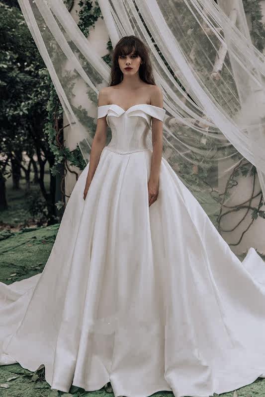 一字肩缎面婚纱礼服2020新款新娘结婚仪式纱大气拖尾长裙酒店婚纱