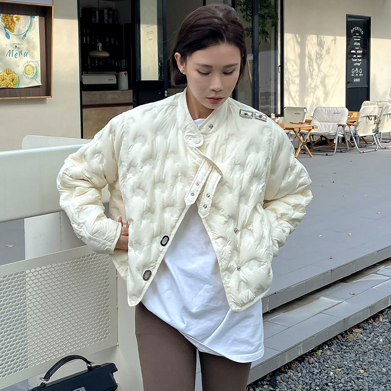 欧货羽绒服女秋冬季轻薄款23年新款短款设计感保暖白鸭绒洋气外套