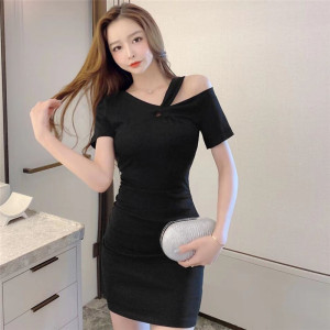 Short sleeve dress with off shoulder collar and buttocks