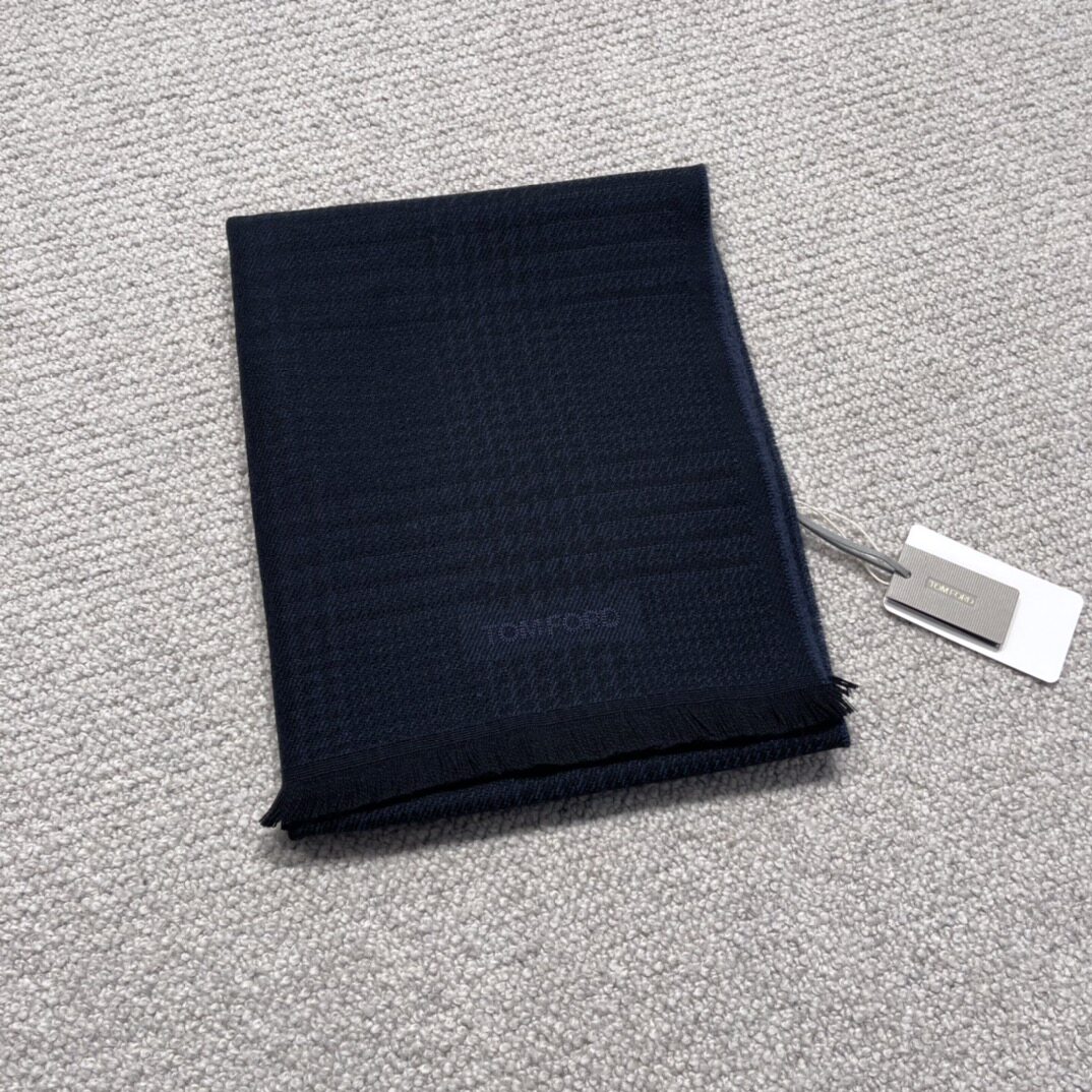 聚鹏名品 tf黑蓝千鸟格羊毛围巾