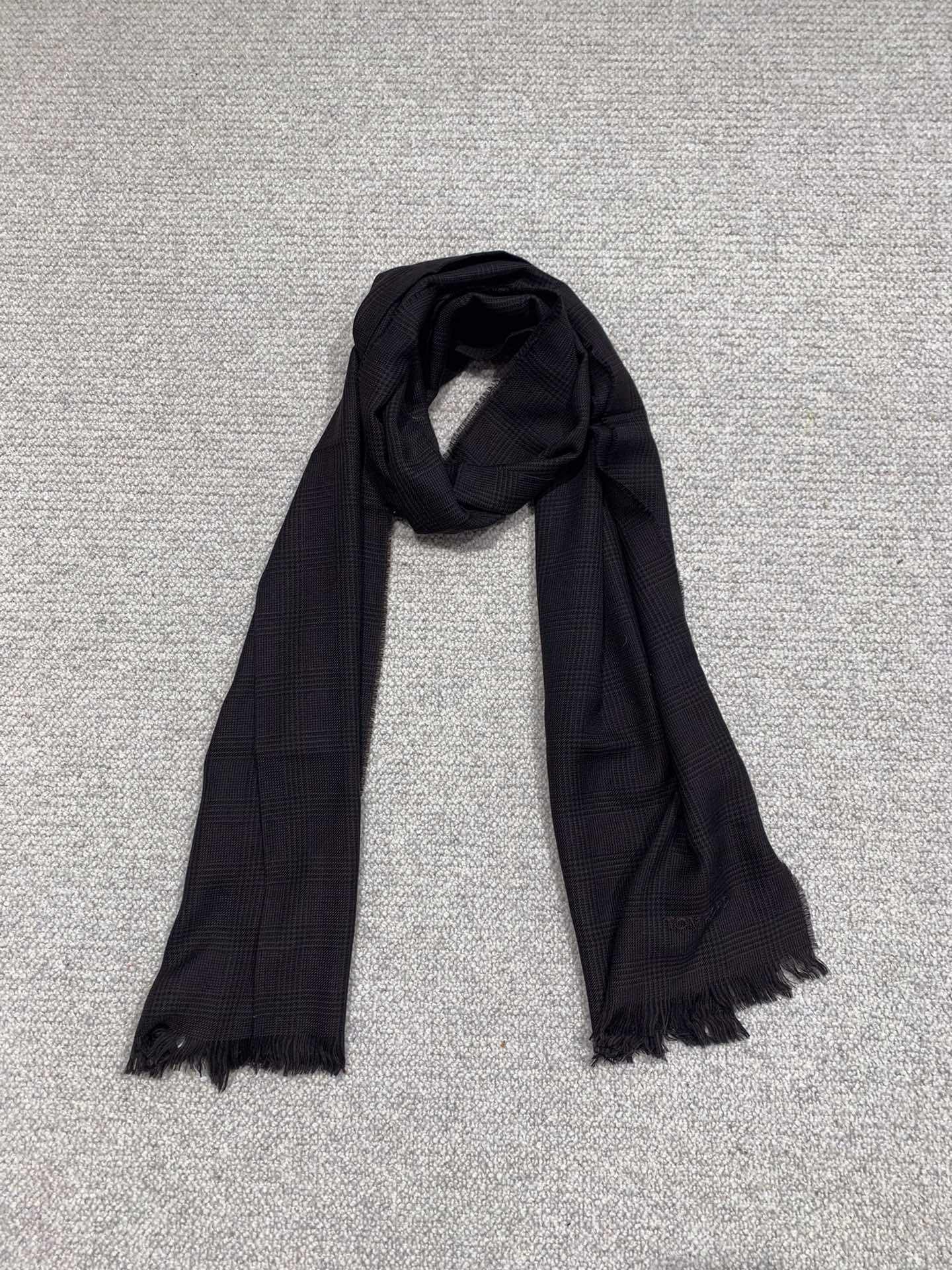 聚鹏名品 tf棕黑色格纹羊毛围巾