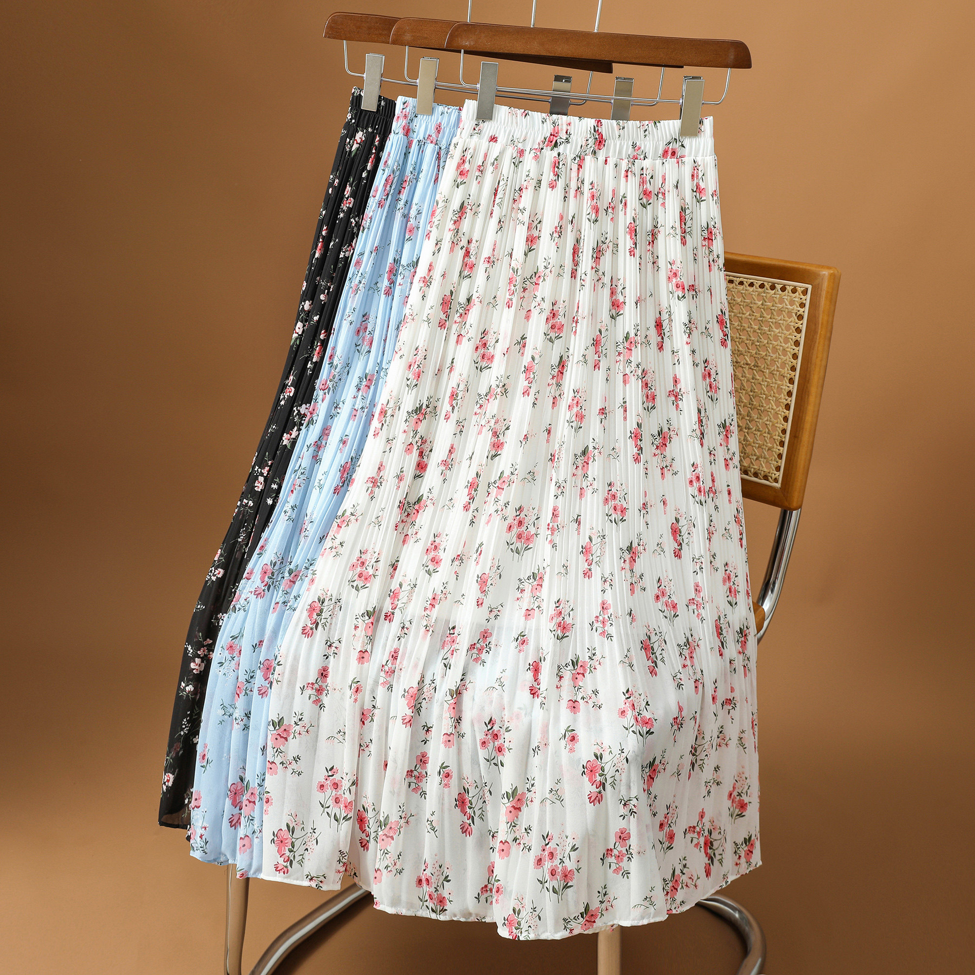 碎花半身裙女夏雪纺a字长裙中长款垂坠感显瘦遮胯高腰大摆印花裙