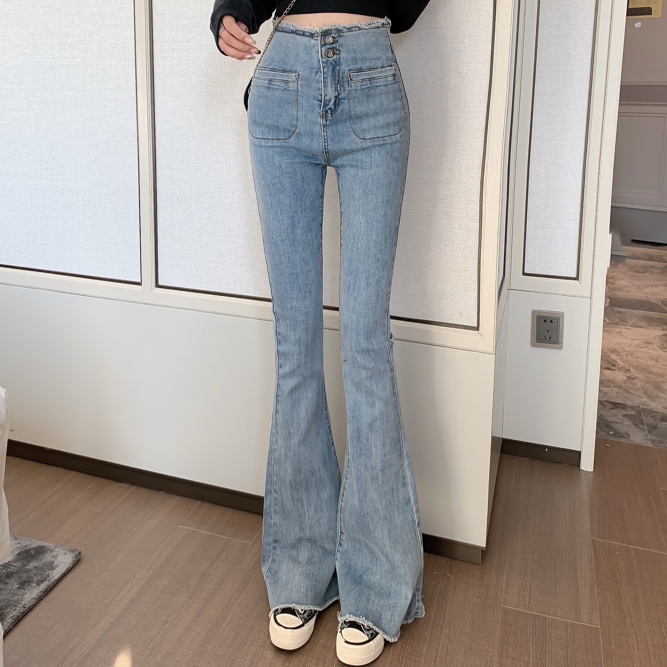 一折微喇叭牛仔裤女 高腰 修身显瘦