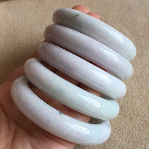 豆种翡翠手镯图片