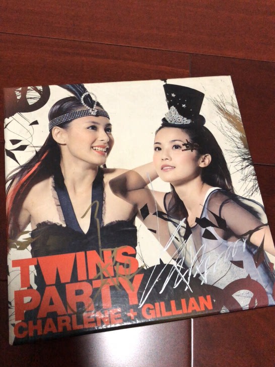 Twins港版party签名专辑