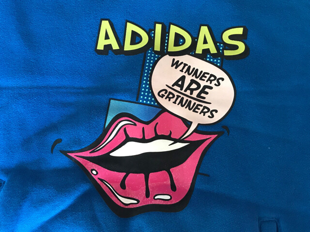 adidas女款运动上衣