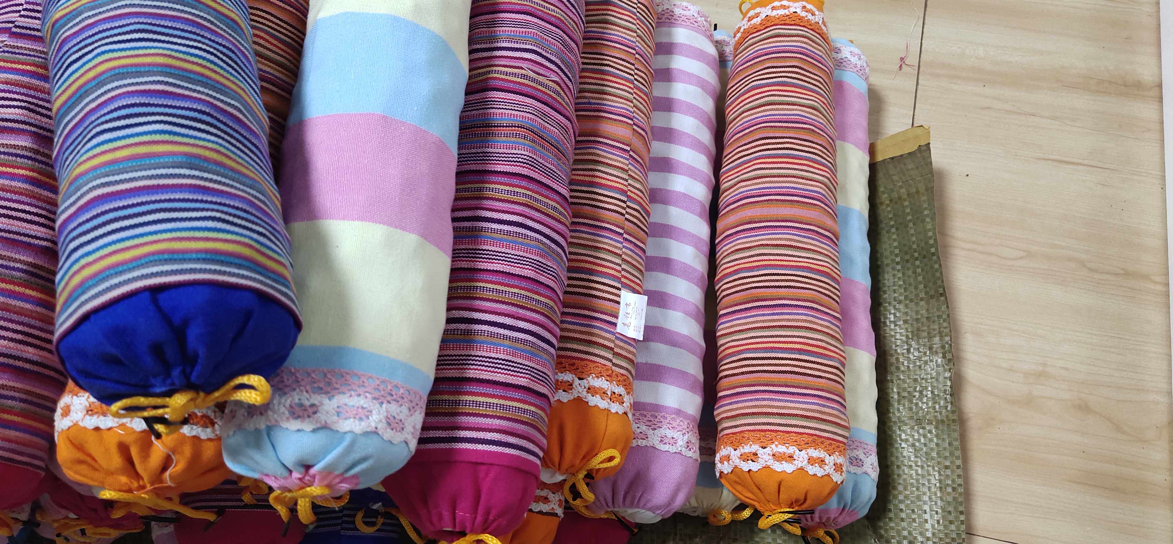 山桃核颈椎枕头酸痛圆形糖果护颈枕脊椎按摩新品包邮