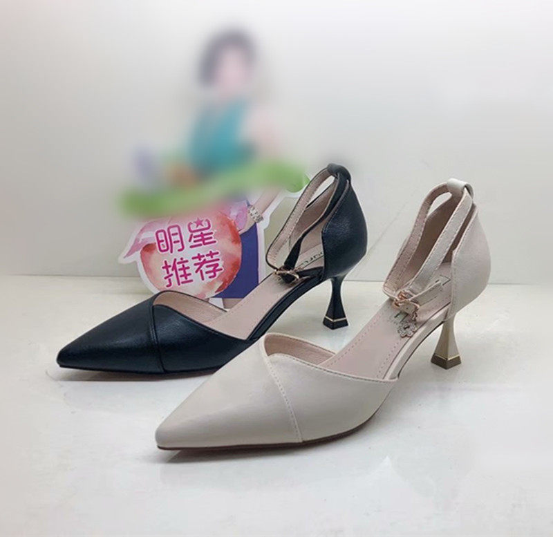 巨日2021春夏女鞋尖头舒适软皮中空一字扣带一字带凉鞋