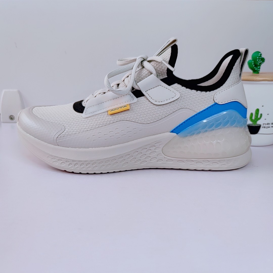 安踏37度软跑鞋