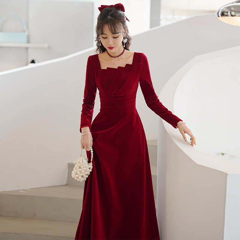 丝绒敬酒服新娘2021新款长袖酒红色平时可穿晚礼服裙女高级感冬季