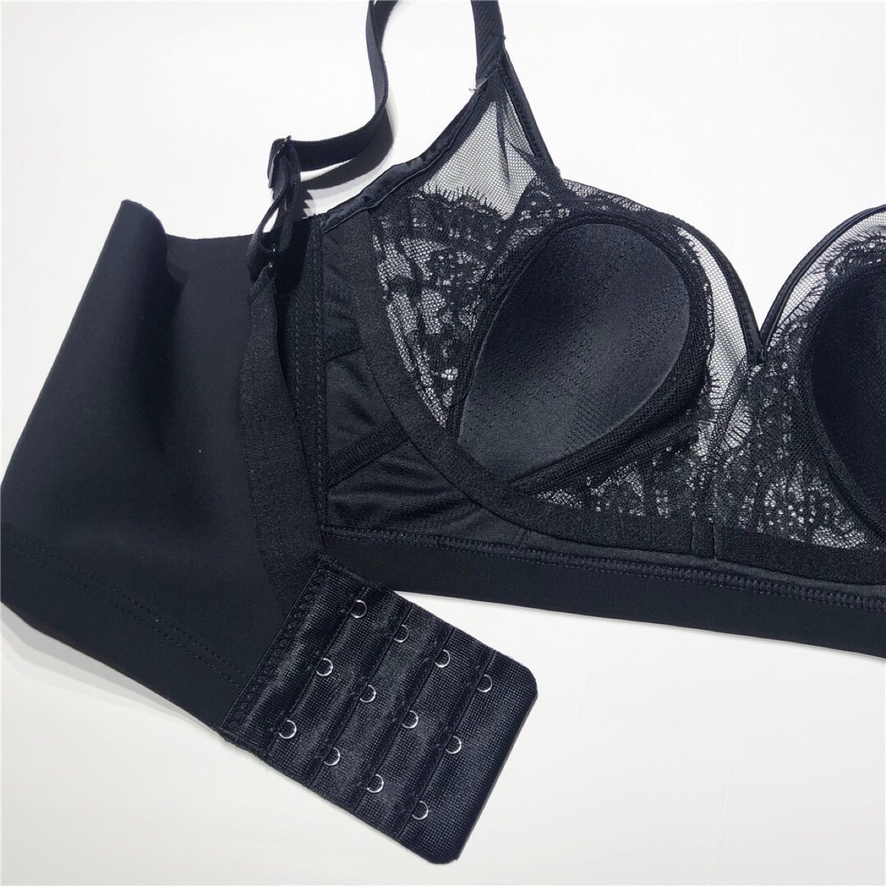 美衣舍欧货中高端女装官方企女士内衣/男士内衣/家居服文胸更新时间