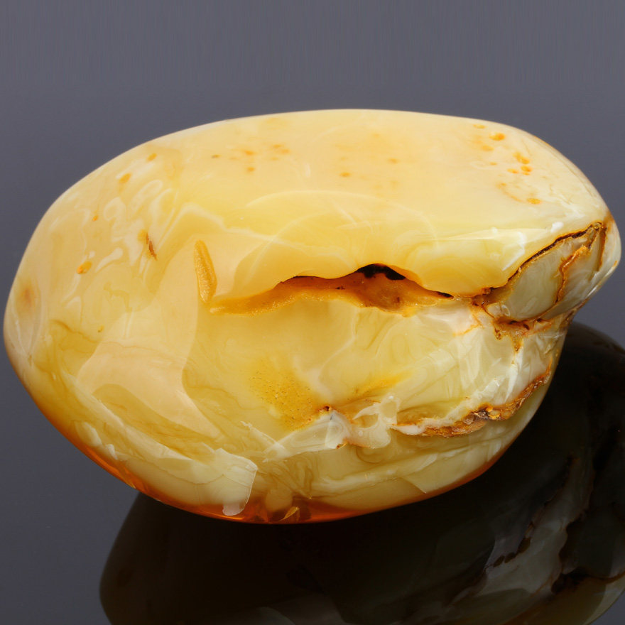 113.93克 大尺寸 天然原石蜜蜡随形摆件