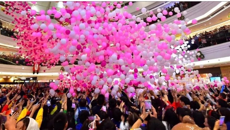广州深圳气球雨定制,气球下落,情人节中秋节商场中庭气球雨布置