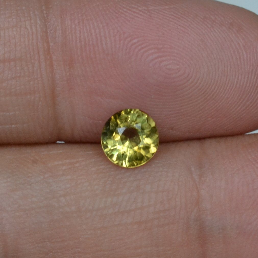 天然金绿宝石裸石圆形6.2毫米戒面1克拉全净体满火彩高性价比包邮