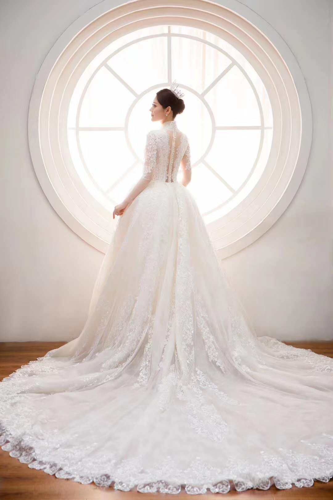 2020新款大长拖尾皇室保守长袖主婚纱香槟色重工出租租赁定做正版