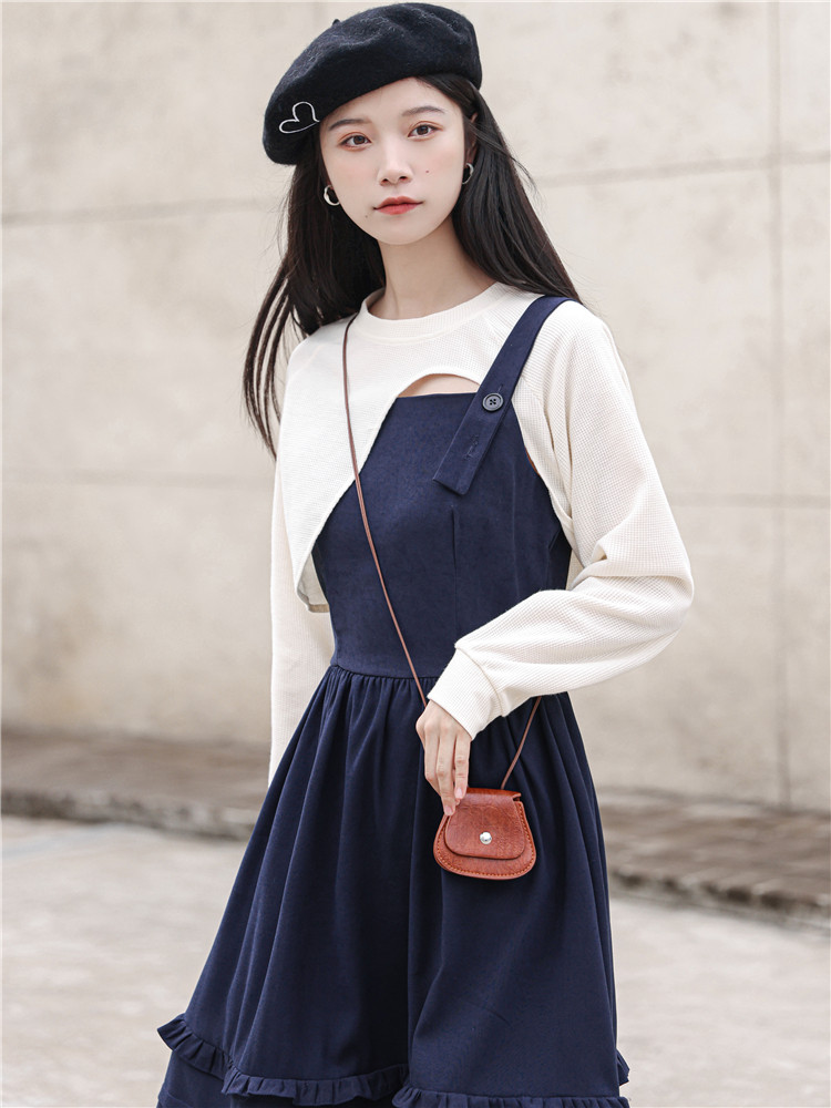 秋季时尚减龄洋气别致上衣套装2021年新款女奶系穿搭背带裙两件套