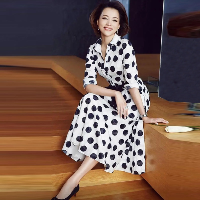 欧洲站2022春夏季明星董卿同款端庄大气中长款修身波点衬衫连衣裙