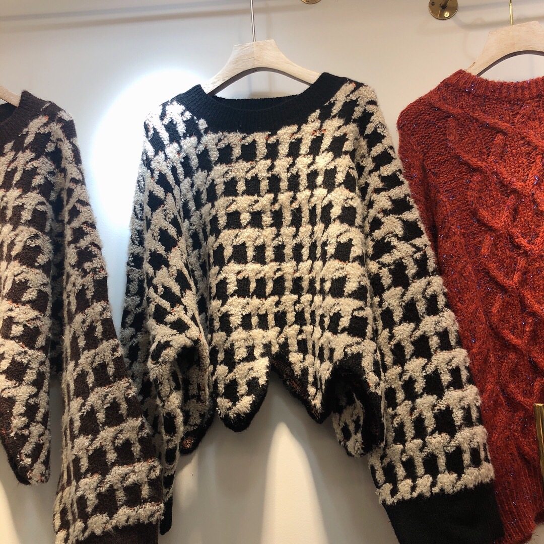 芝麻粒混合织黑白色千鸟格短款宽松毛衣优惠券