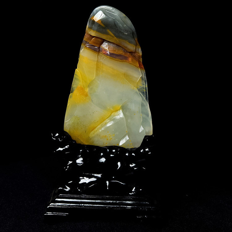 s9574 天然黄龙玉精工俏色寄情山水摆件390g