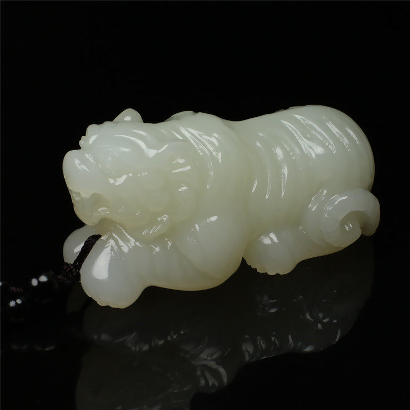 真品玉石虎手把件虎虎生威把玩件男士女士珠宝玉石手玩件立体雕刻