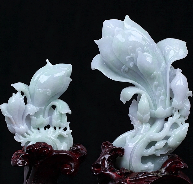 糯种精雕翡翠玉兰花摆件 0.62千克