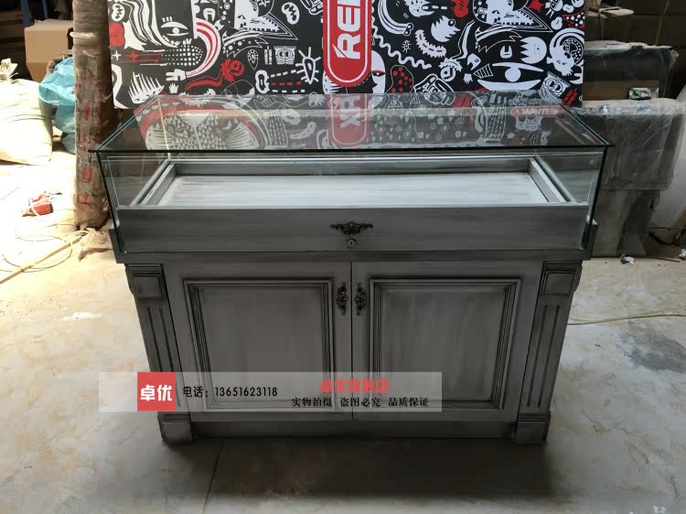 复古展示柜珠宝展柜精品展柜玻璃展示台玉器玉石展示柜服装店展柜在类目 商业/办公家具, 货架/展柜, 精品展柜/陈列柜中 - 来自Buy2taobao.com提供专业的淘宝代购服务